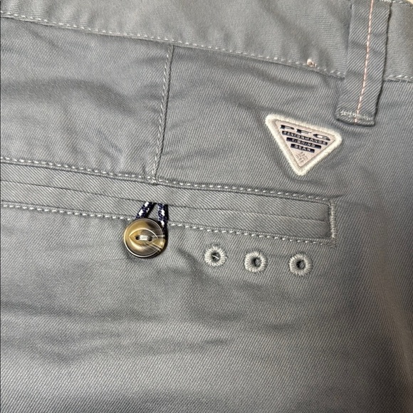 Women's Gray Columbia PFG Shorts Size 6 - Picture 6 of 6